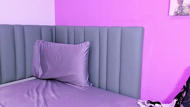Maddy_red_ Adlı Modelin Canlı Sohbet Odası
