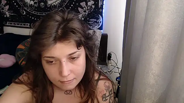 AlienforTwenty live-chat rom