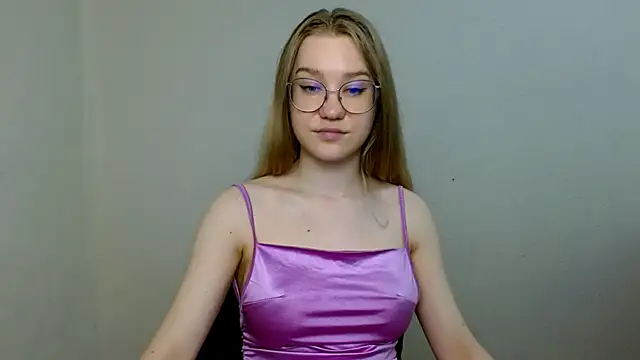 cindi_hot Adlı Modelin Canlı Sohbet Odası
