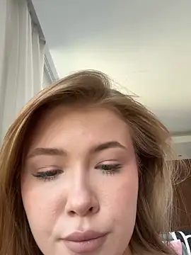 _Leya_ Adlı Modelin Canlı Sohbet Odası