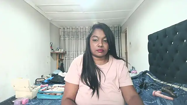 ห้องแชทสดของ Indianmayaxoxo