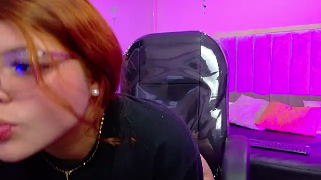 ZoeeMartinezz_ Live chatroom