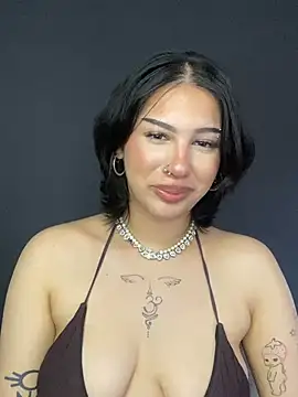 غرفة دردشة LoraShines المباشرة