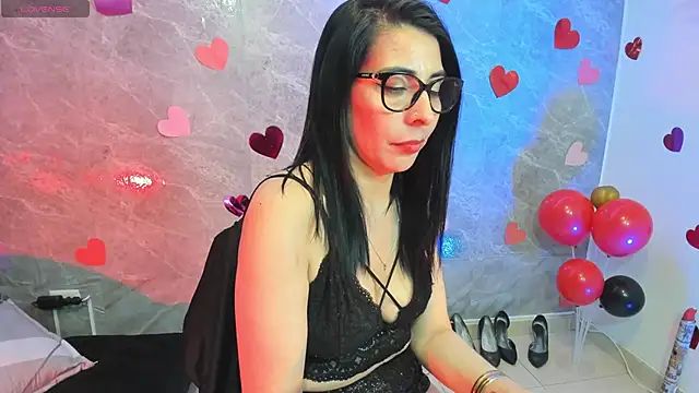 חדר צ'אט בשידור חי של adellelennoxx