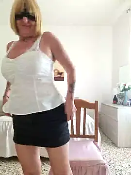 Chat soba uživo modela Gattina74