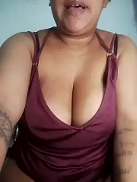 kimberlly25 Adlı Modelin Canlı Sohbet Odası