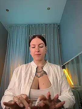 Sala de chat en directo de Tattitude_