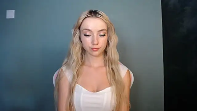 LuciaYoungn Live chat-huone