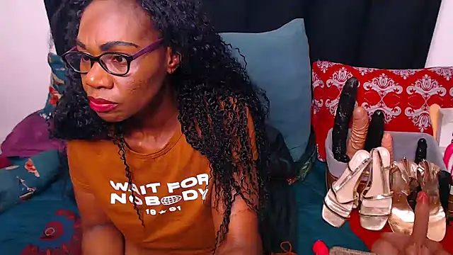sexybootylicious' Live Chat Room