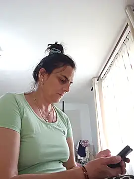 חדר צ'אט בשידור חי של IsabelleCraft