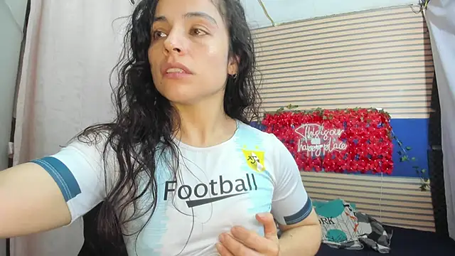 rosse_2504's Live Chat Room