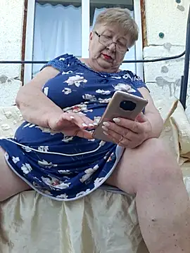 Lena_Gaby – Naživo chatovacia miestnosť