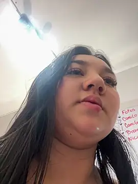 luna_bradley_ Adlı Modelin Canlı Sohbet Odası