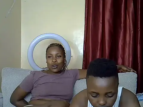 ebonyafriqueen1's Live Chat Room