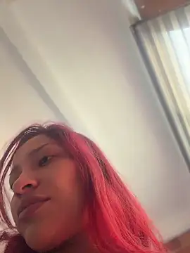 ari_sexy1's Live Chat Room