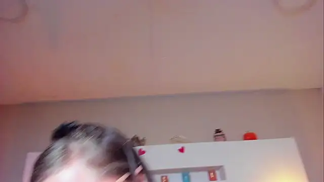 Lenna_Phillips Live chatroom