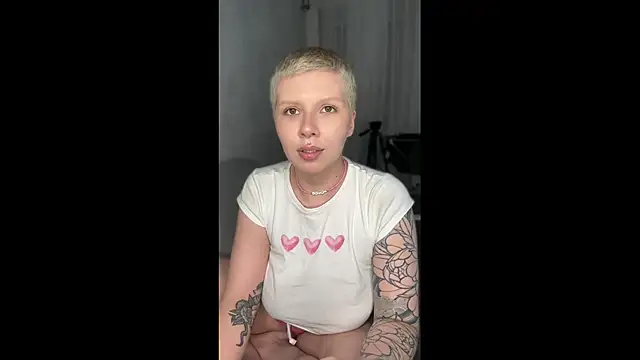 Elise_Day Adlı Modelin Canlı Sohbet Odası