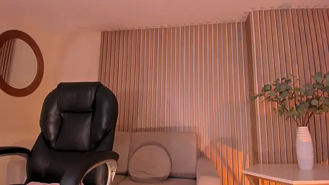 MiaFarrell_'s Live Chat Room