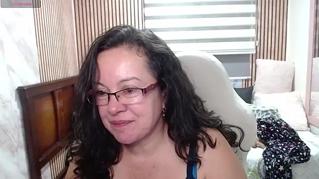 Chat soba uživo modela Sonialorens_