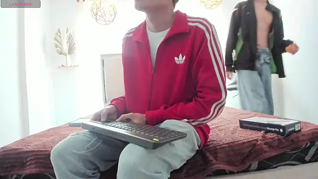 sneaky_finn – Naživo chatovacia miestnosť
