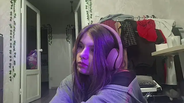 Chat soba uživo modela Small_joke