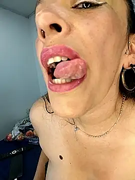 Shantey_Laurent live-chat rom