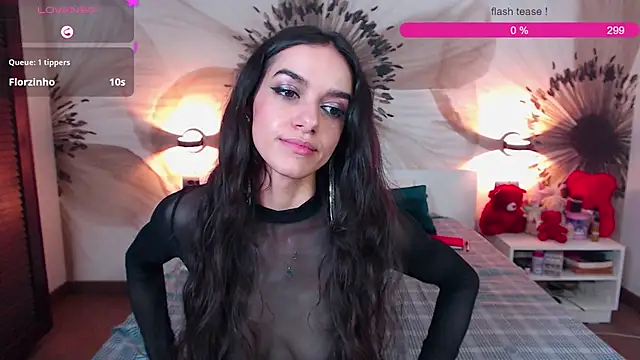 KatherineBisou Adlı Modelin Canlı Sohbet Odası
