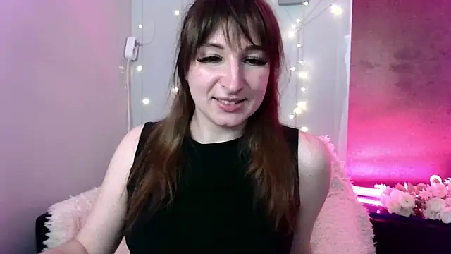 غرفة دردشة Birdie_Kiss المباشرة