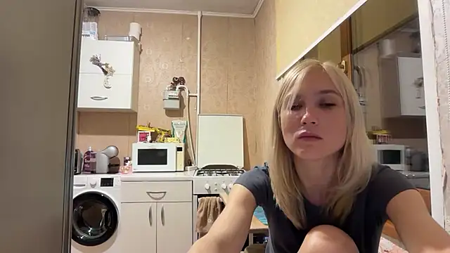 AngelJeni Adlı Modelin Canlı Sohbet Odası