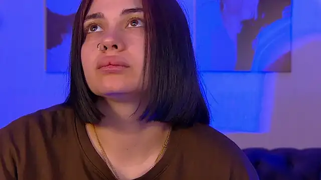AdrianaToress Adlı Modelin Canlı Sohbet Odası