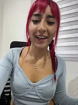 Juliethademon Adlı Modelin Canlı Sohbet Odası