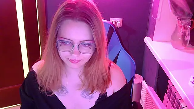 EnsuingPetal Live chatroom