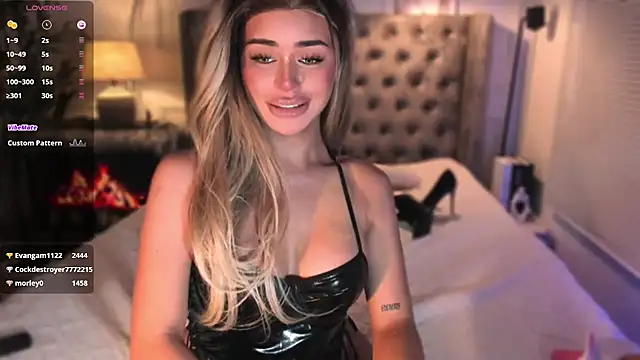 ParisianDoll's Live Chat Room