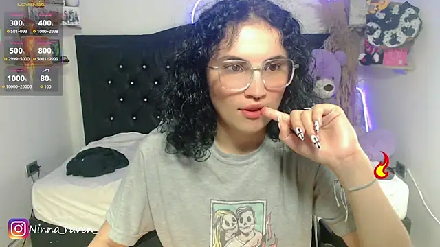 Ninna_ravenn Adlı Modelin Canlı Sohbet Odası