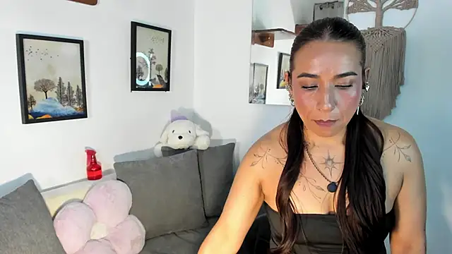electra_hunt's Live Chat Room