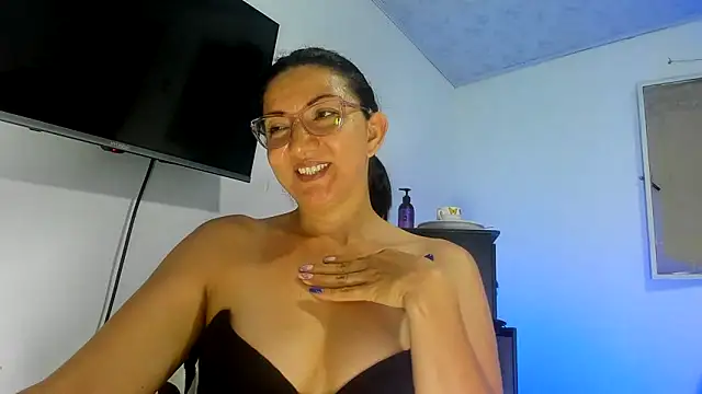 Serenity_Lux live-chat rom