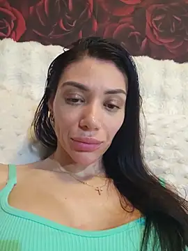 غرفة دردشة Leena_C المباشرة