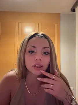 Noeliagglow Live Chatraum