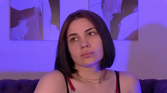 AdrianaToress Adlı Modelin Canlı Sohbet Odası