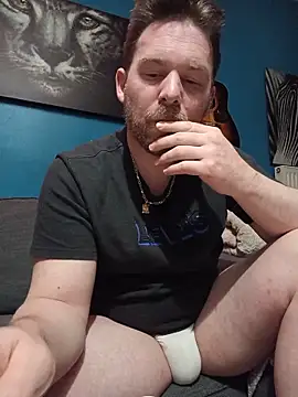חדר צ'אט בשידור חי של tom_sauwer