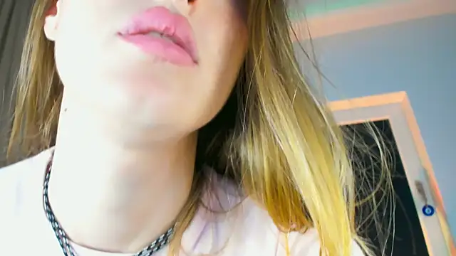 חדר צ'אט בשידור חי של SugarSkye