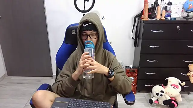 ห้องแชทสดของ thomascooper7