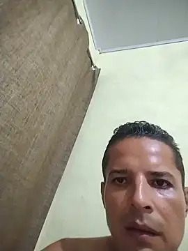 Alvarito_25 live-chat rom