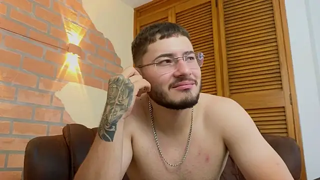 Sala de chat en directo de Brandon_01
