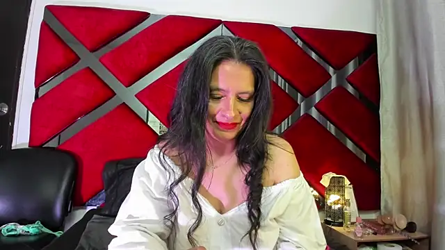 Kendra-Foxxy чат на живо