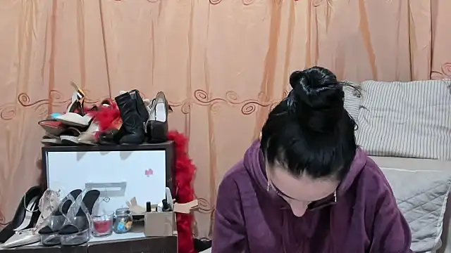 Živá chatovací místnost jessystarr