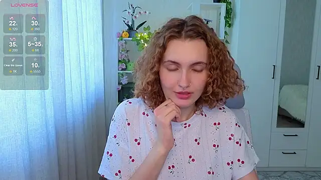 Emily_lune Adlı Modelin Canlı Sohbet Odası