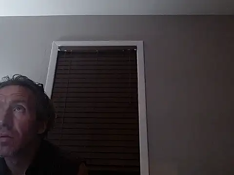 studlyhardwooddn Live chat-huone