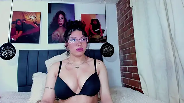 kyliejenner_hot Adlı Modelin Canlı Sohbet Odası