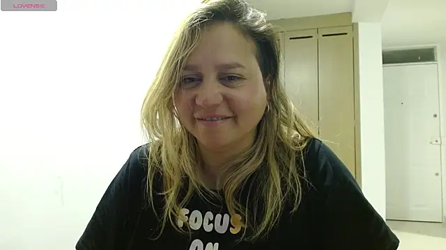 Pokój czatu na żywo – LauraReeves